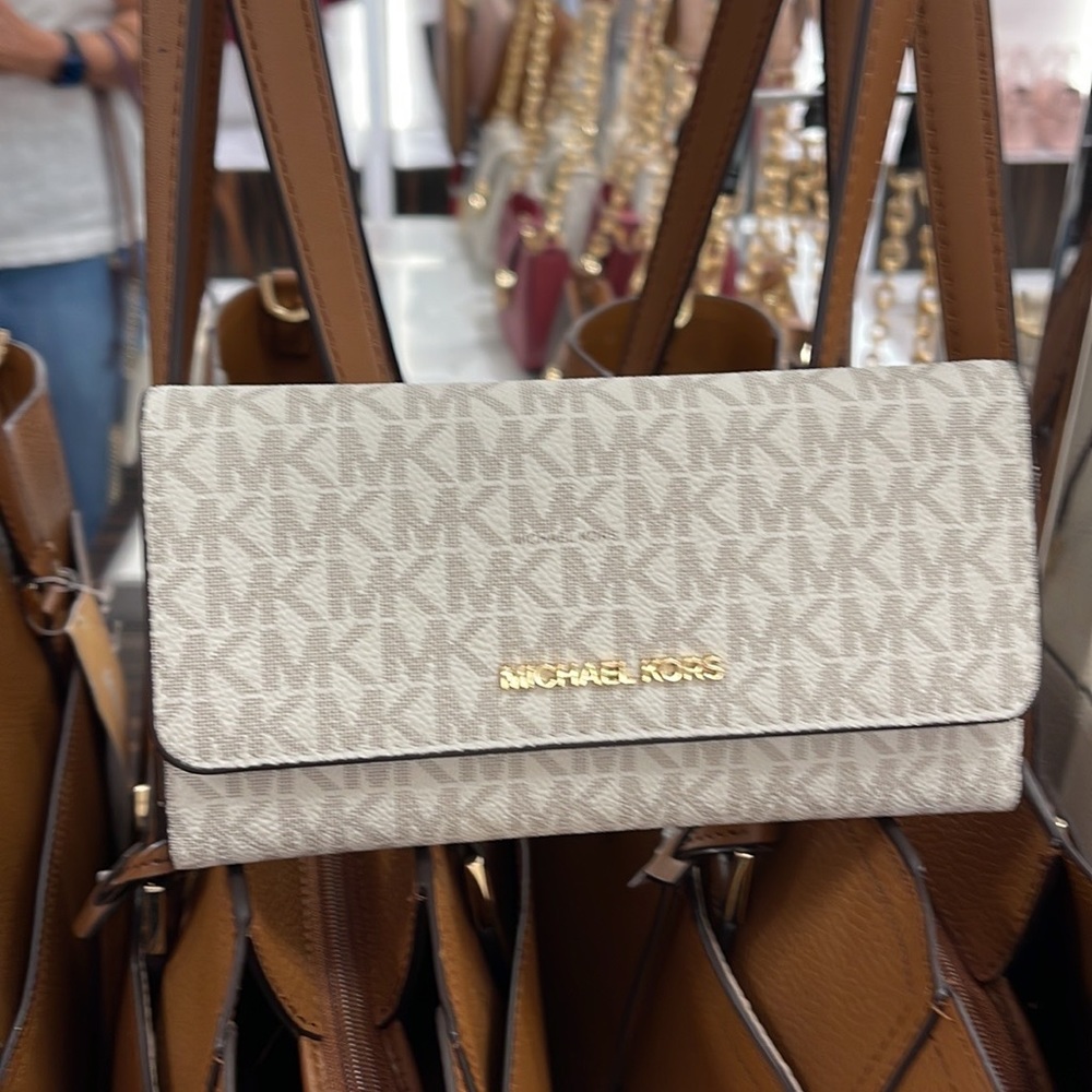 MICHAEL KORS JET SET TRV LARGE TRIFOLD VANILLA - Picture 4 of 16
